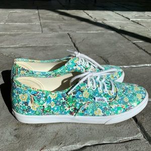 Vans Authentic Canvas Sneaker